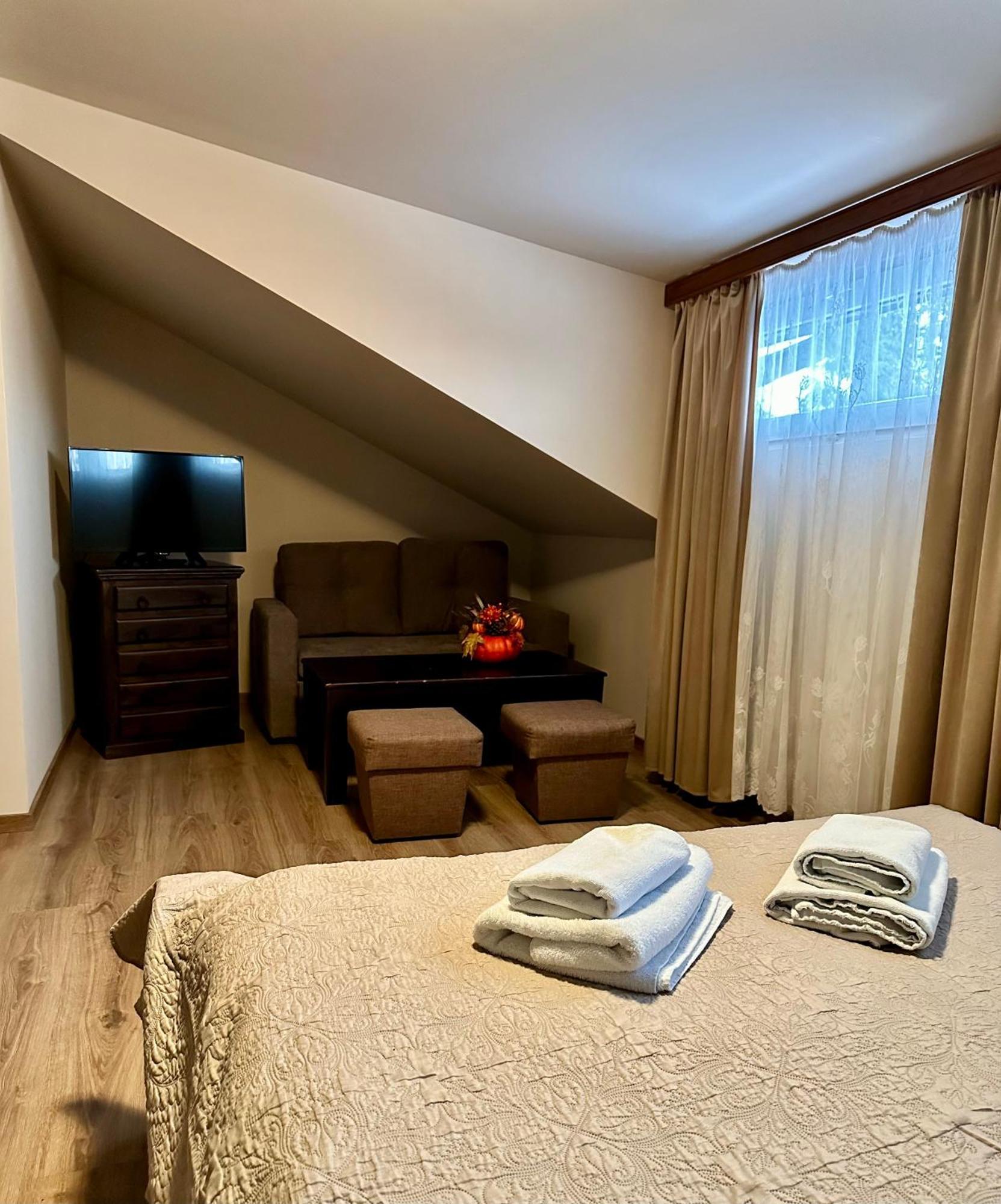 Hotelik Korona راشين المظهر الخارجي الصورة