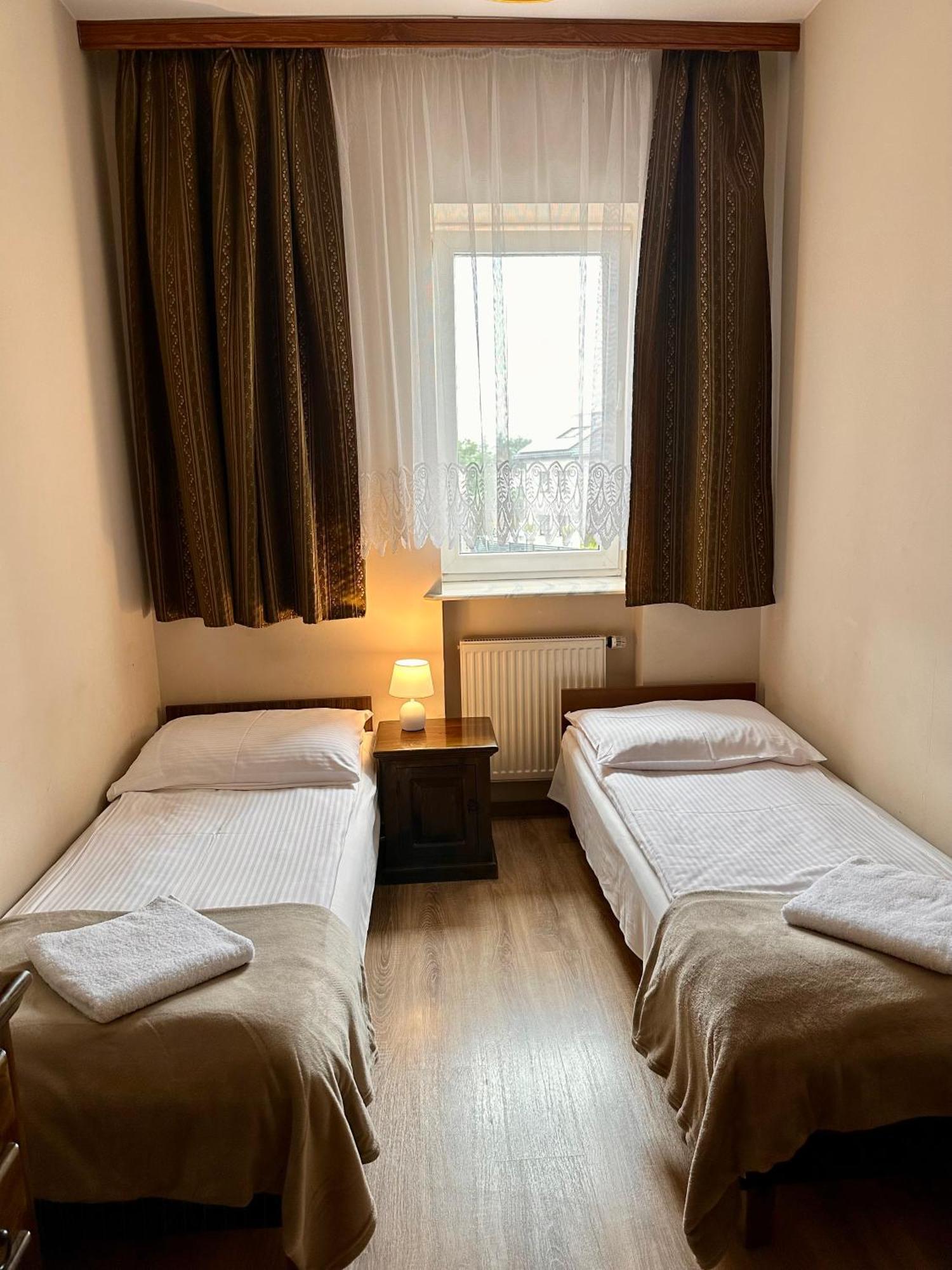 Hotelik Korona راشين المظهر الخارجي الصورة