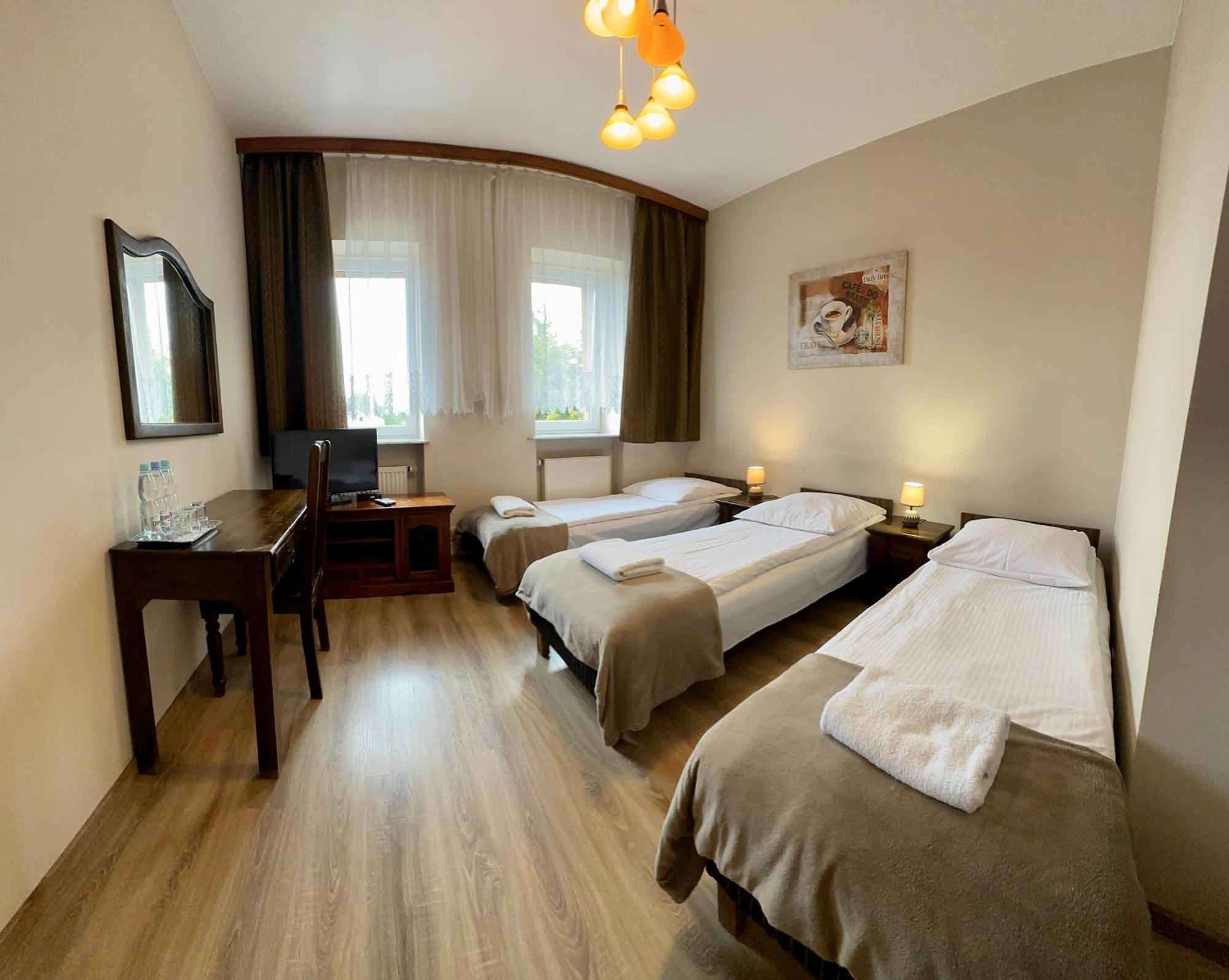 Hotelik Korona راشين المظهر الخارجي الصورة