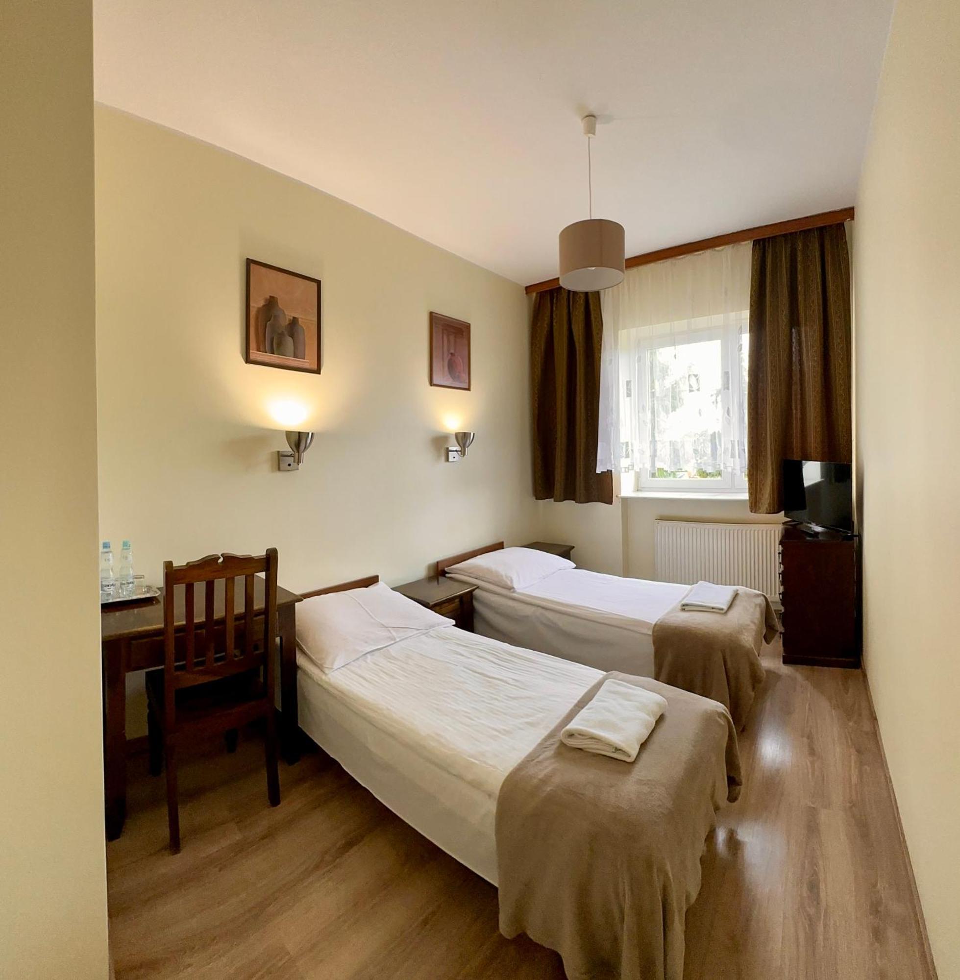 Hotelik Korona راشين المظهر الخارجي الصورة