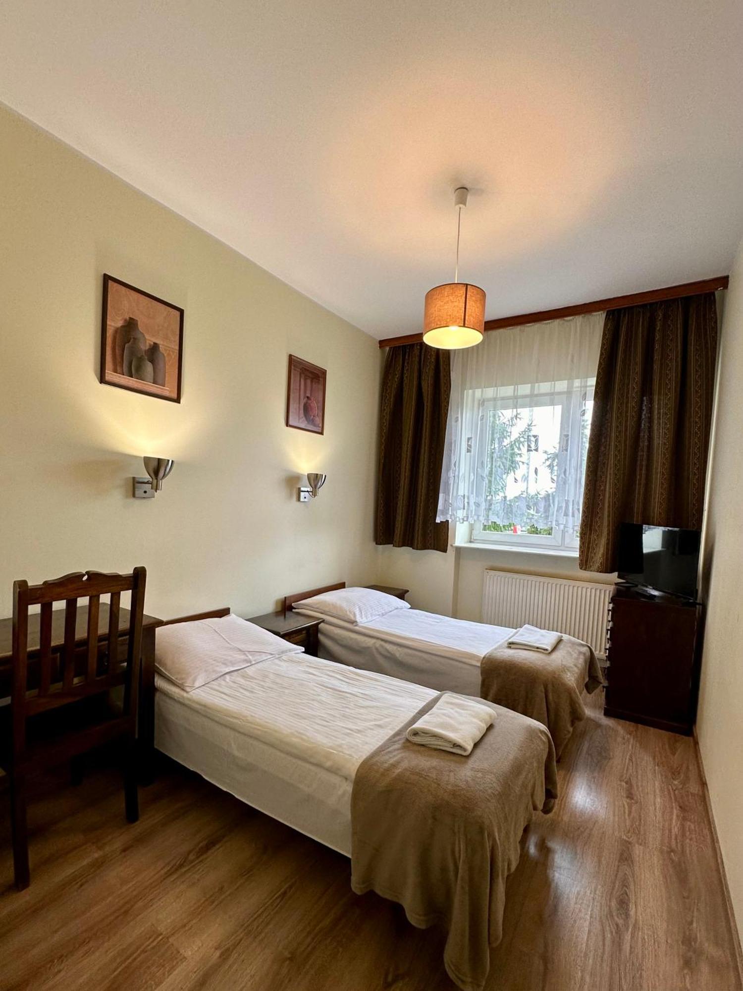 Hotelik Korona راشين المظهر الخارجي الصورة
