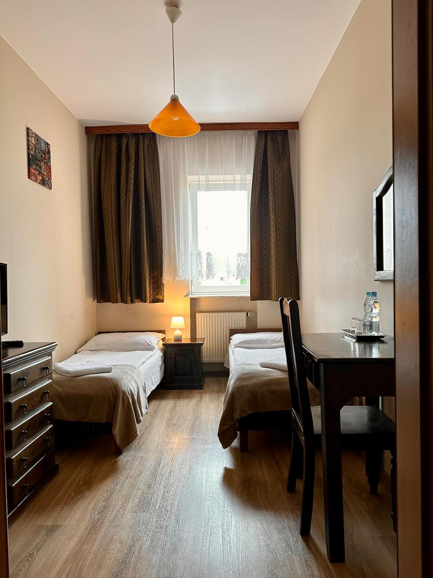 Hotelik Korona راشين المظهر الخارجي الصورة