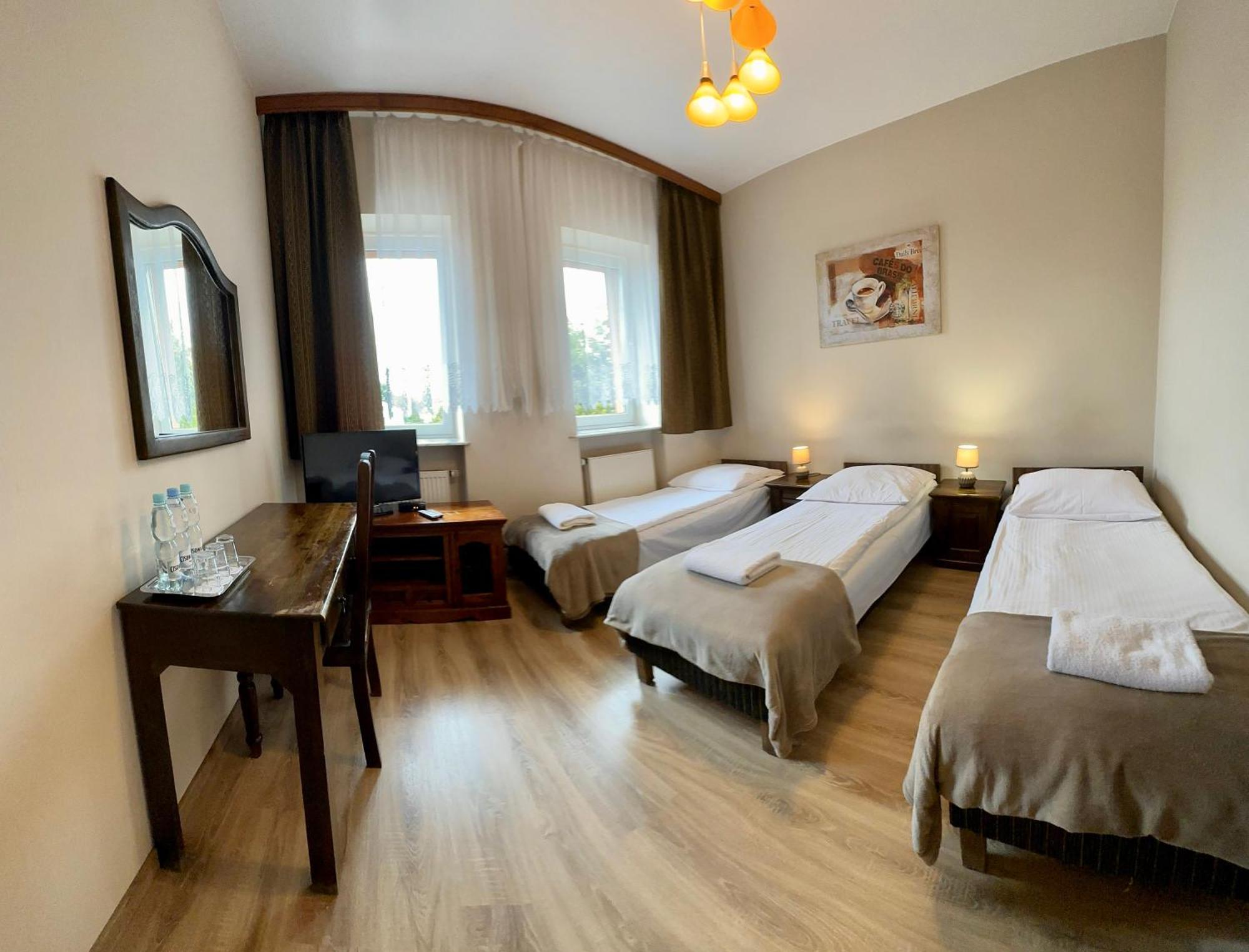 Hotelik Korona راشين المظهر الخارجي الصورة