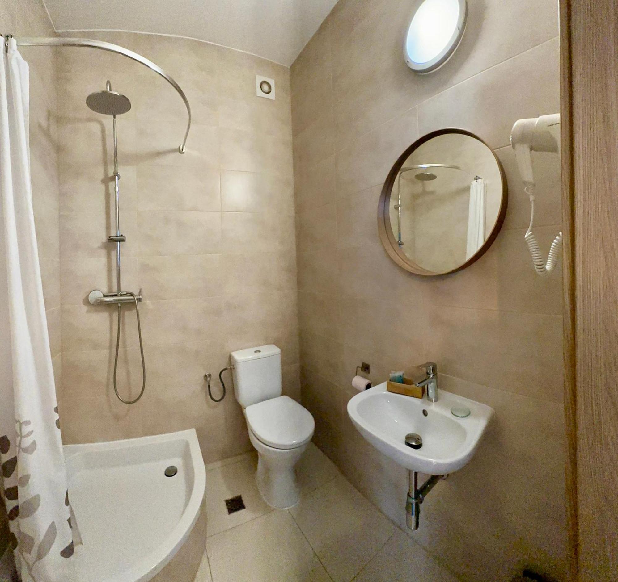 Hotelik Korona راشين المظهر الخارجي الصورة