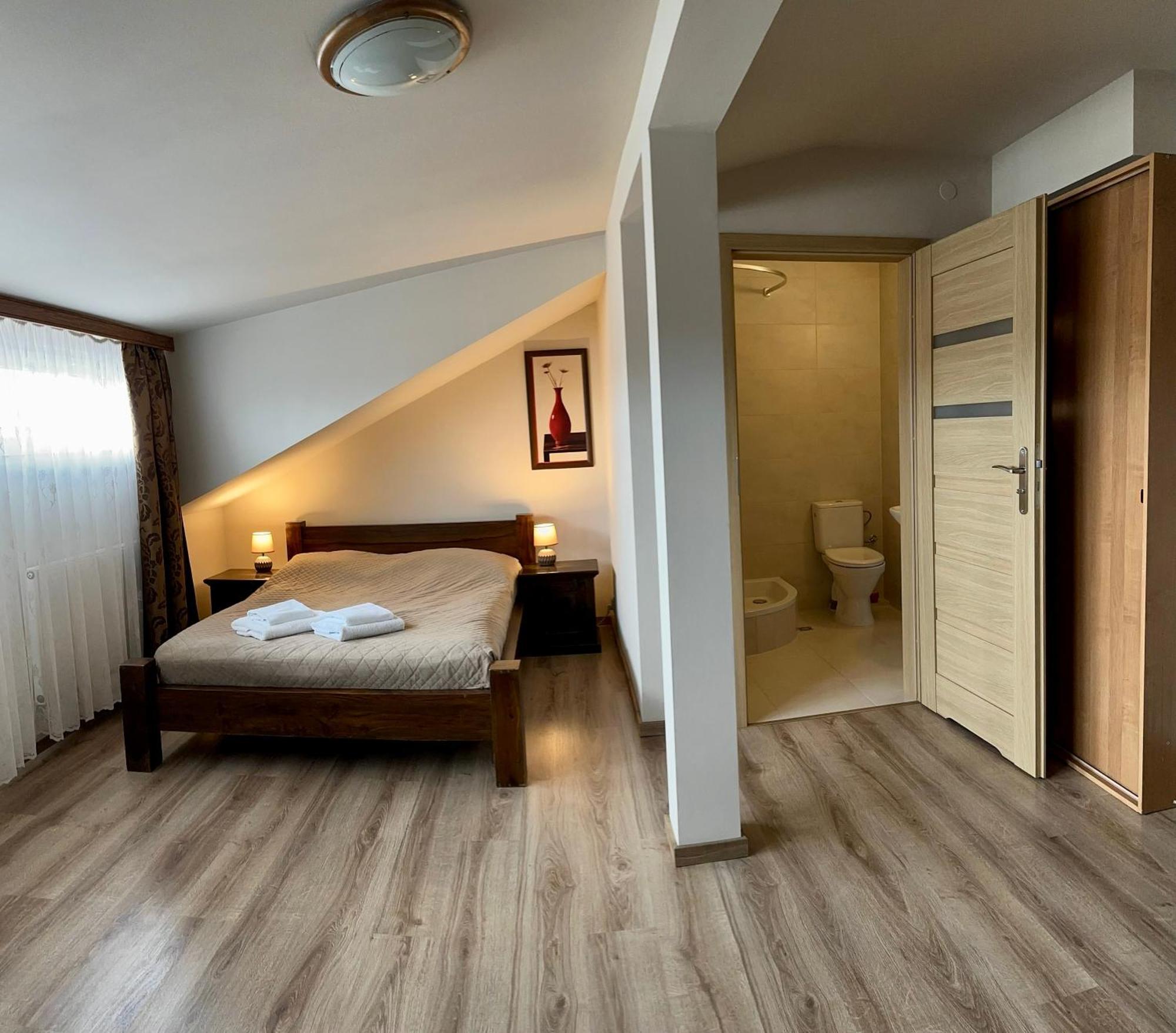Hotelik Korona راشين المظهر الخارجي الصورة