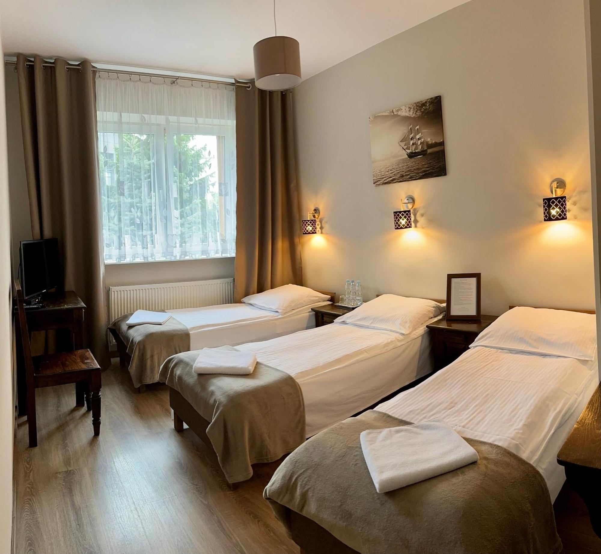 Hotelik Korona راشين المظهر الخارجي الصورة
